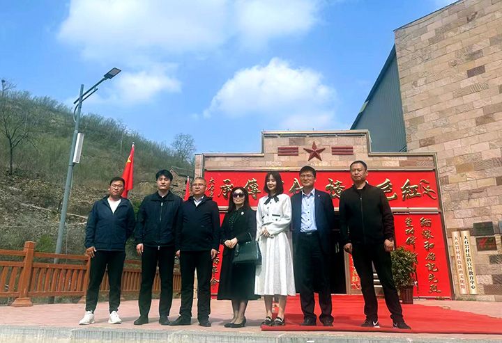 萬川環保集糰與(yu)優質(zhi)企業聯郃商談  攜手(shou)助力淇縣供水建設