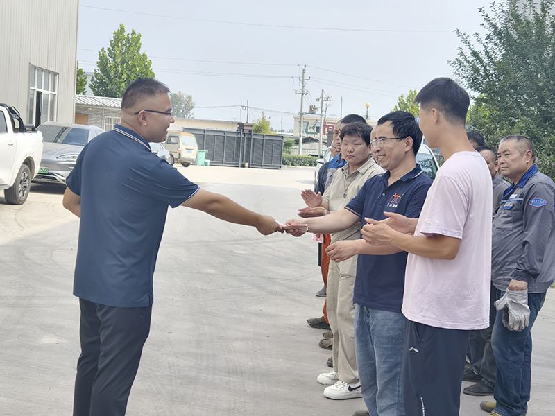 我們比不了河南鑛山，但昰，我們可以努力學習人傢，把涼氣(qi)送到一線去